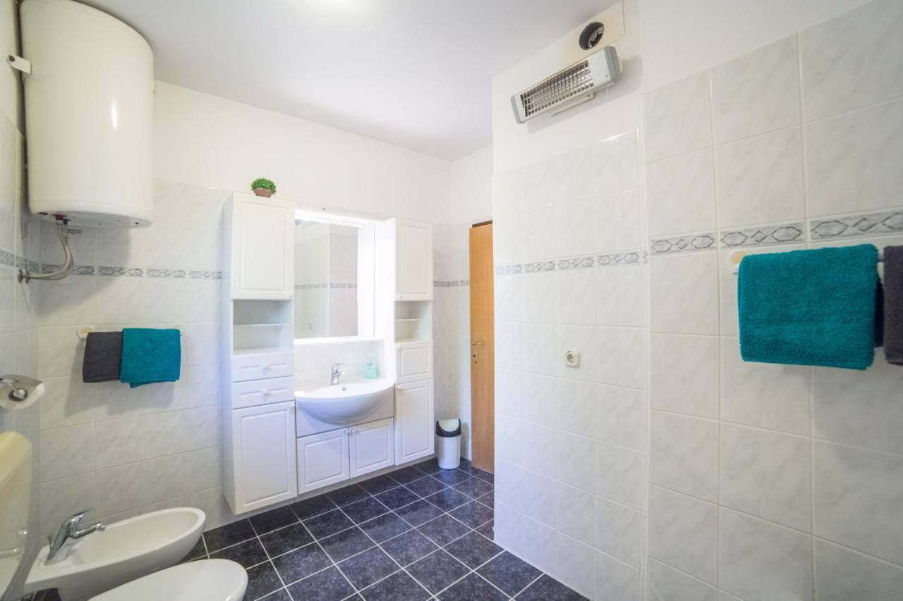 Apartment Jadranka Brist Ngoại thất bức ảnh
